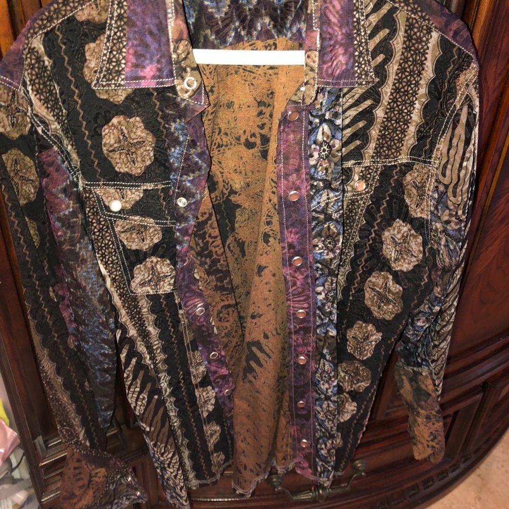 Men’s Button floral shirt. BUY 2 FOR $10 OFF TOTAL